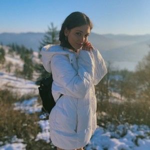 Meet your Posher, Alaina chen
